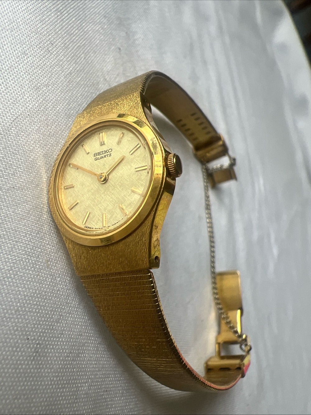 Seiko Gold Tone Textured Bracelet Quartz Watch Does Not Work
